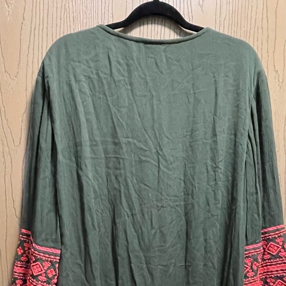 Women's Dress - Picture 2 of 3